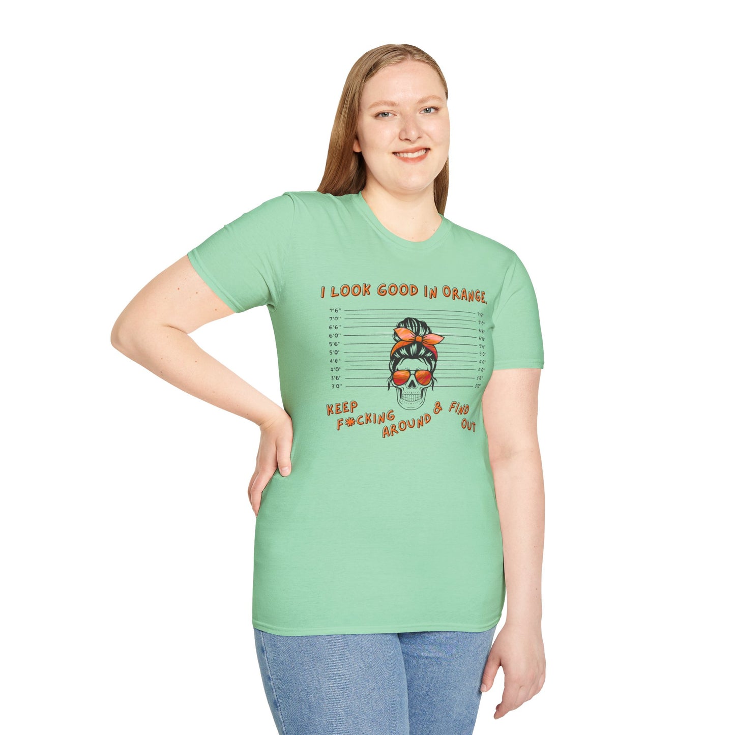 I Look Good in Orange' - Distressed Funny Orange Graphic T-Shirt